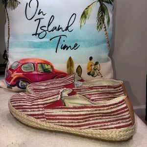 JOY & MARIO NWOB!Red Stripe Canvas Shoes Jute Flats Loafers Slip On 

Size 11